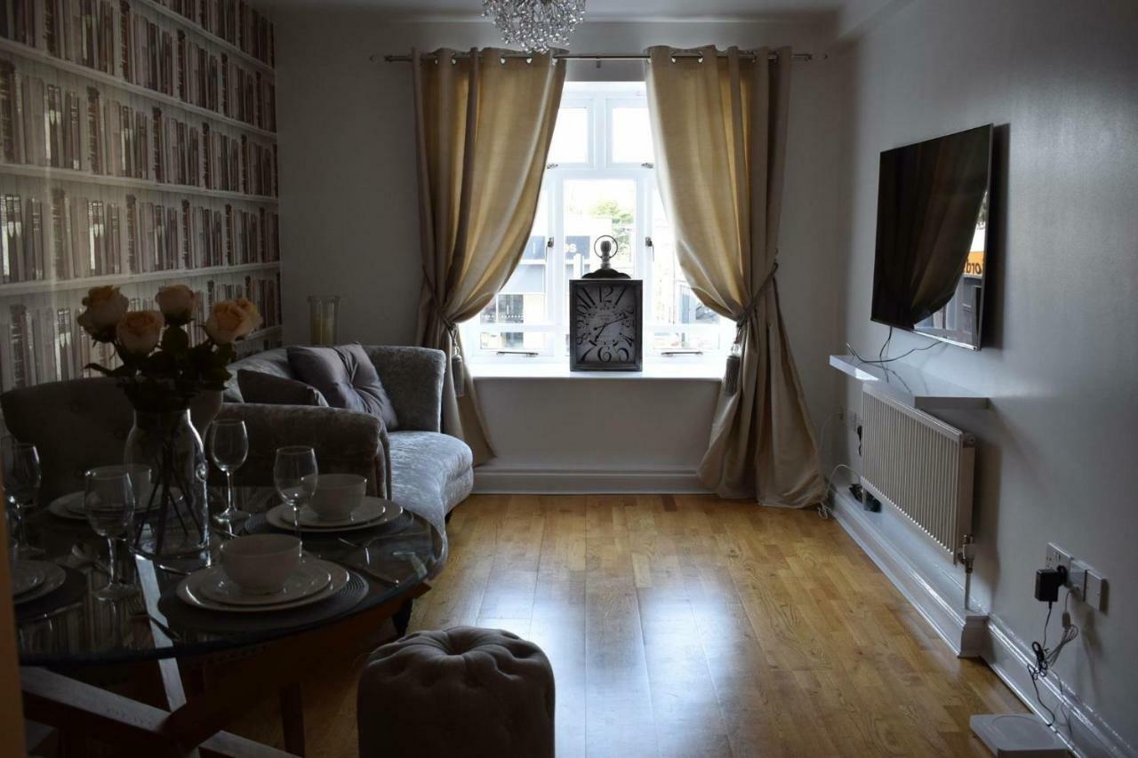 Luxury 2 Bed Apartment Witney Εξωτερικό φωτογραφία
