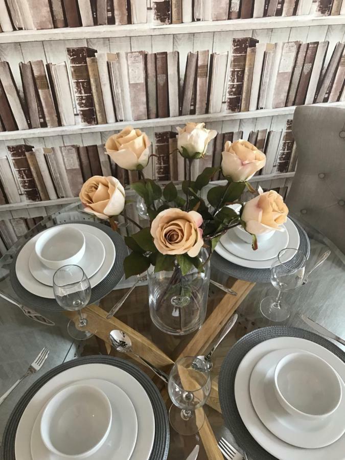 Luxury 2 Bed Apartment Witney Εξωτερικό φωτογραφία